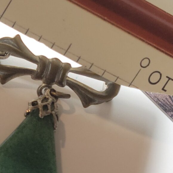 May Birthstone Aventurine Chard Gemstone Brooch with cute Bow Friendship gift - Picture 9 of 9